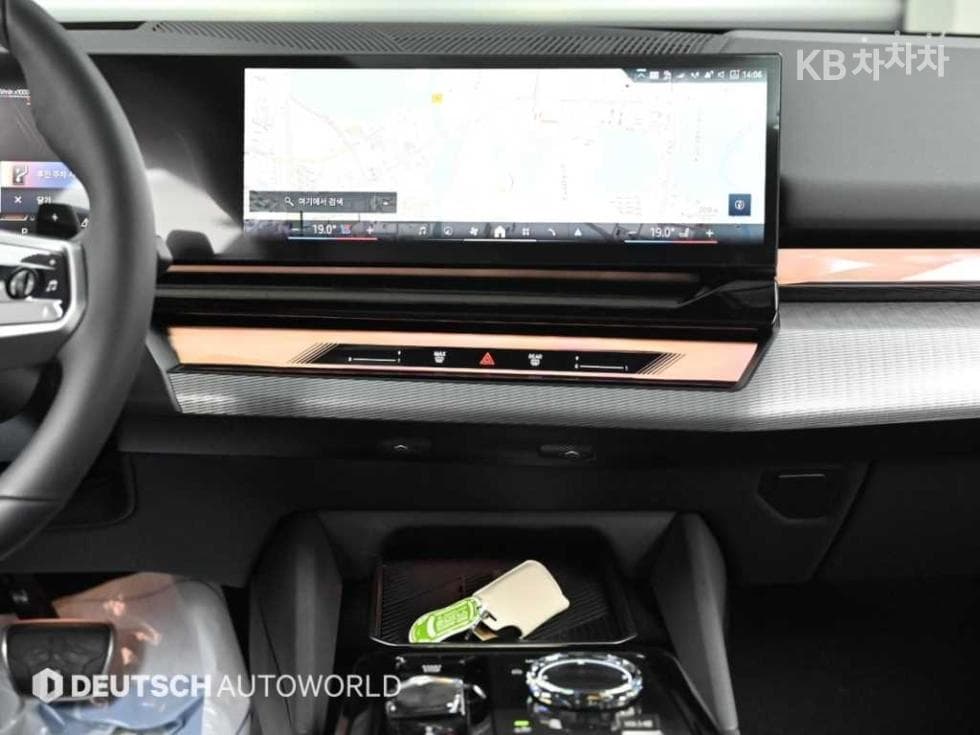 BMW - 5-Series | New 530 xDrive M Sport 14
