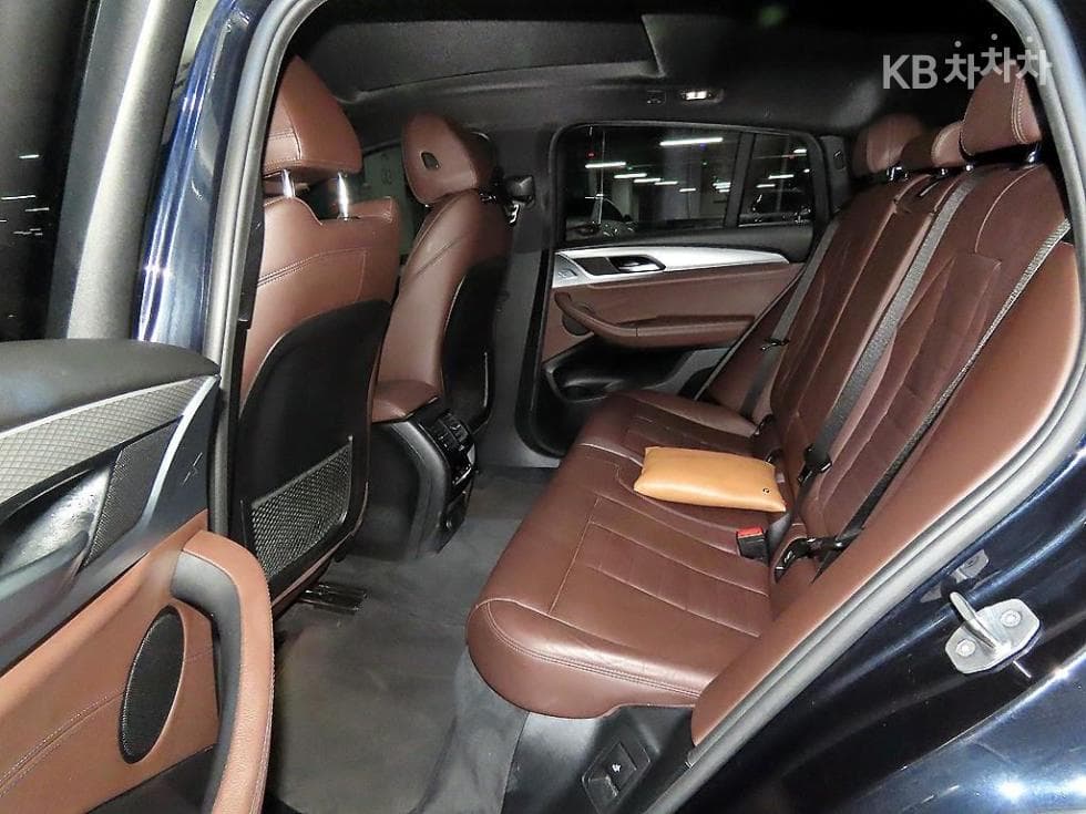 BMW - X4 | New xDrive 20 M Sport Pakage 7