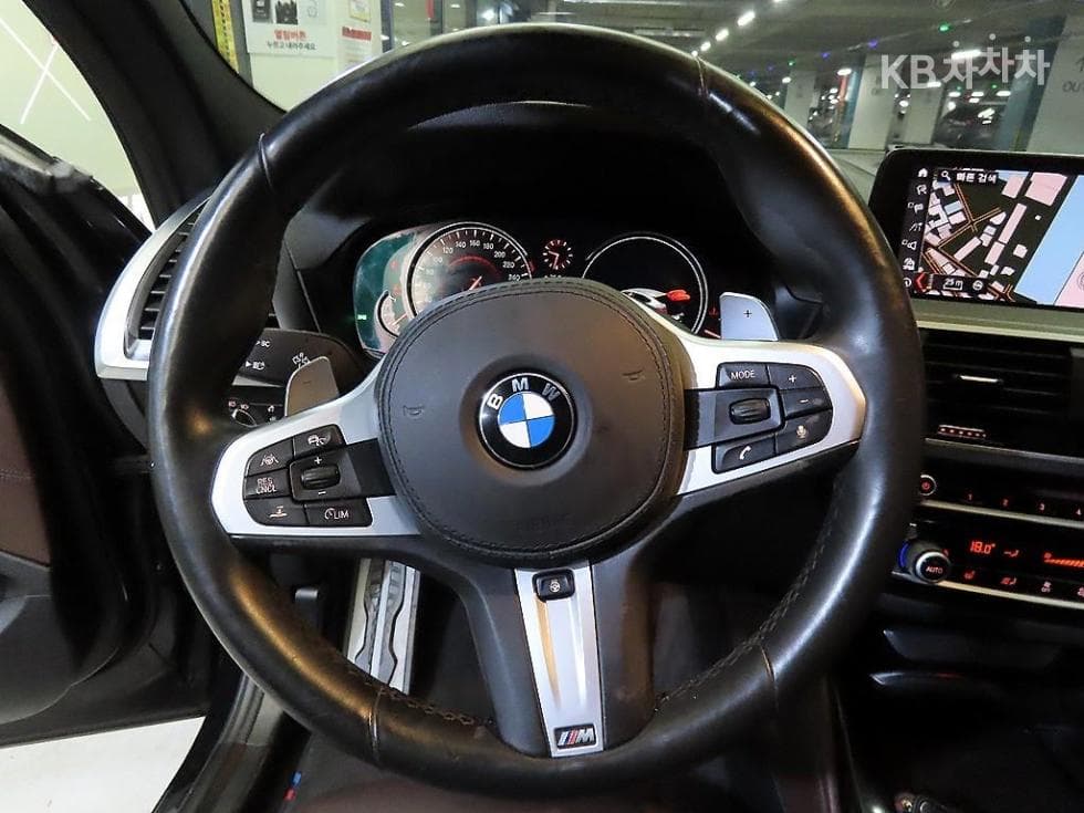 BMW - X4 | New xDrive 20 M Sport Pakage 8
