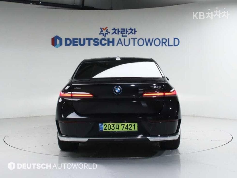 BMW - 7-Series | 750 xDrive M Sport Executive 4