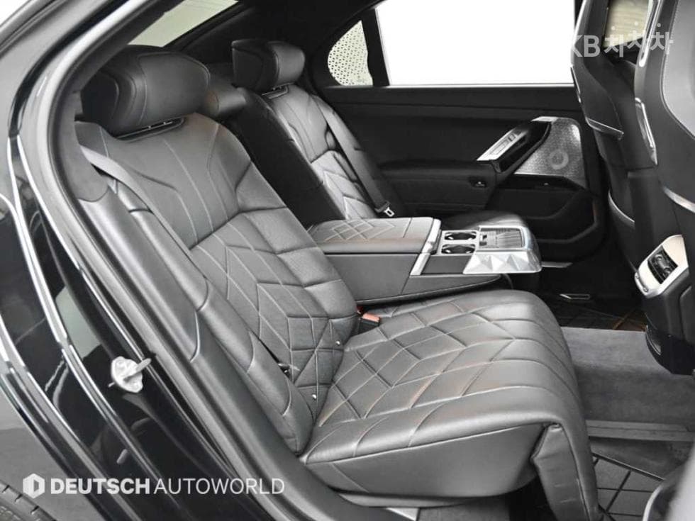 BMW - 7-Series | 750 xDrive M Sport Executive 12