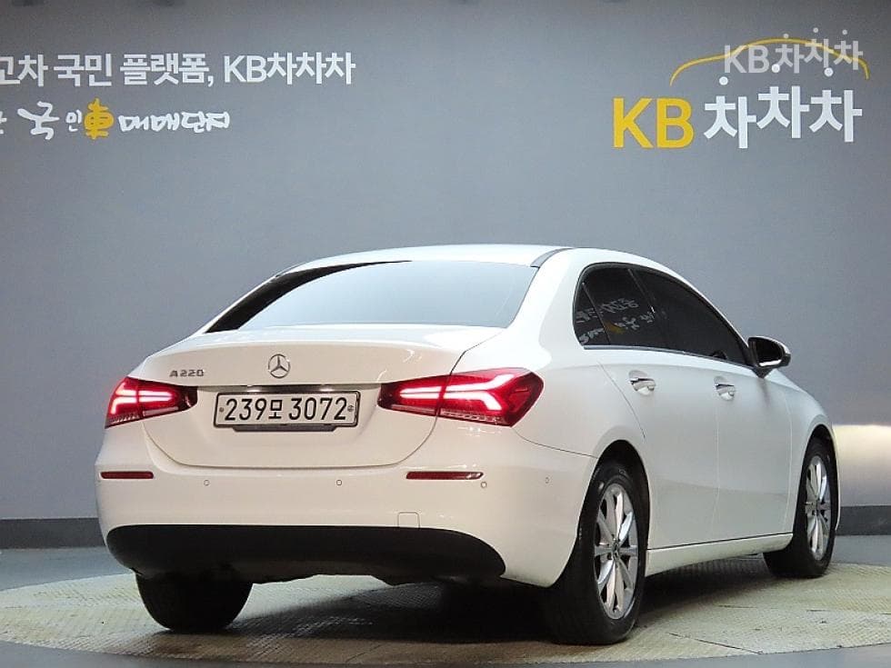 Mercedes-Benz - A-Class | A220 Sedan - 2