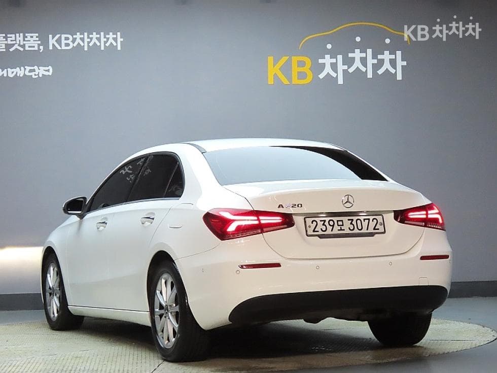 Mercedes-Benz - A-Class | A220 Sedan - 5