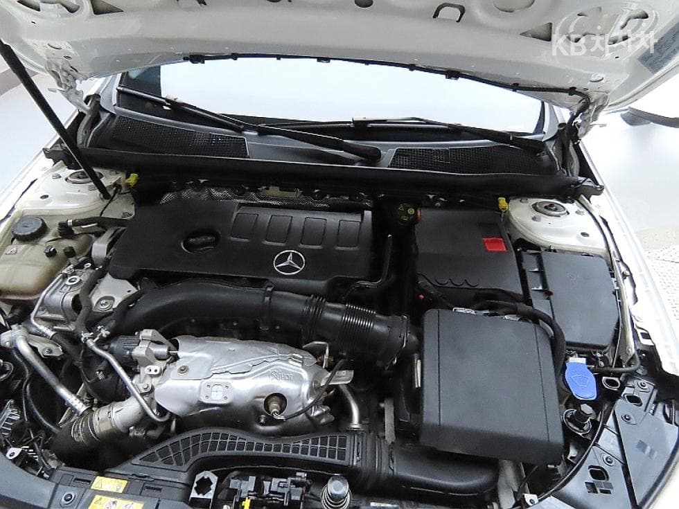 Mercedes-Benz - A-Class | A220 Sedan - 7