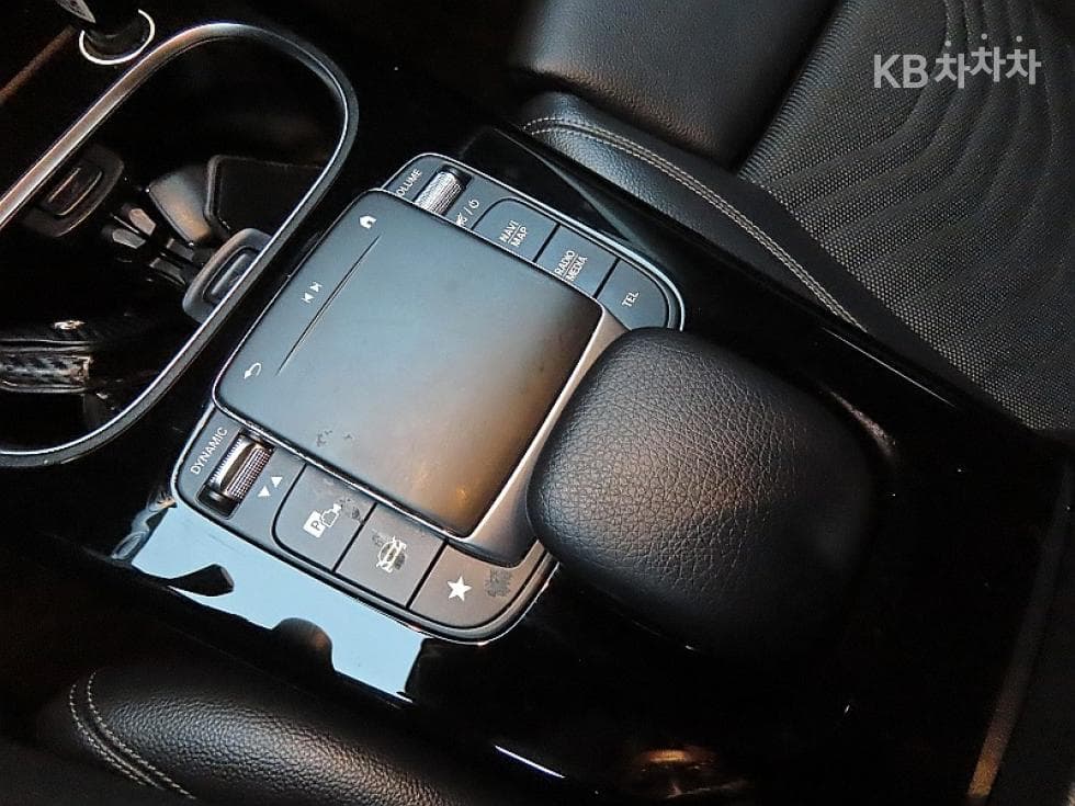 Mercedes-Benz - A-Class | A220 Sedan - 16