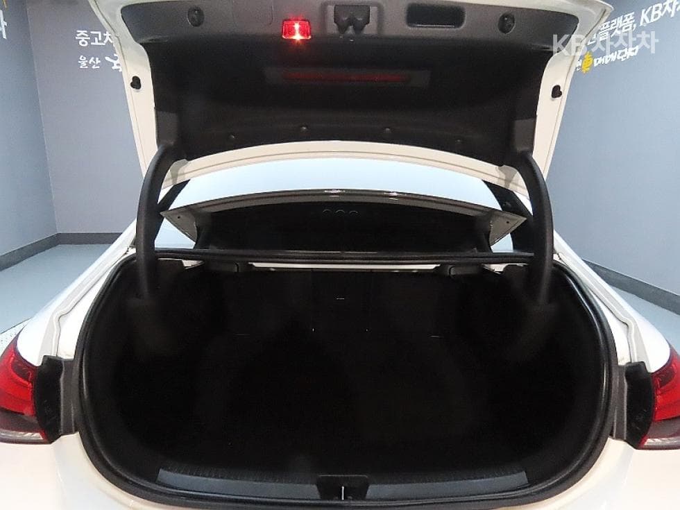 Mercedes-Benz - A-Class | A220 Sedan - 19