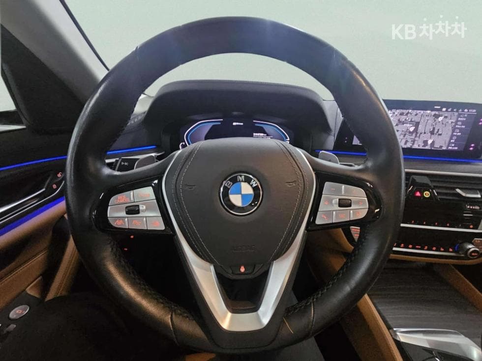 BMW - 5-Series | All New 530 Luxury Line 7