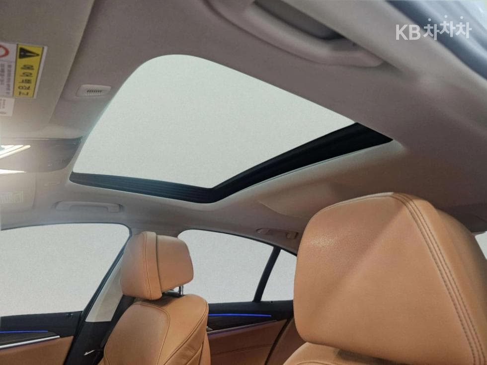 BMW - 5-Series | All New 530 Luxury Line 18