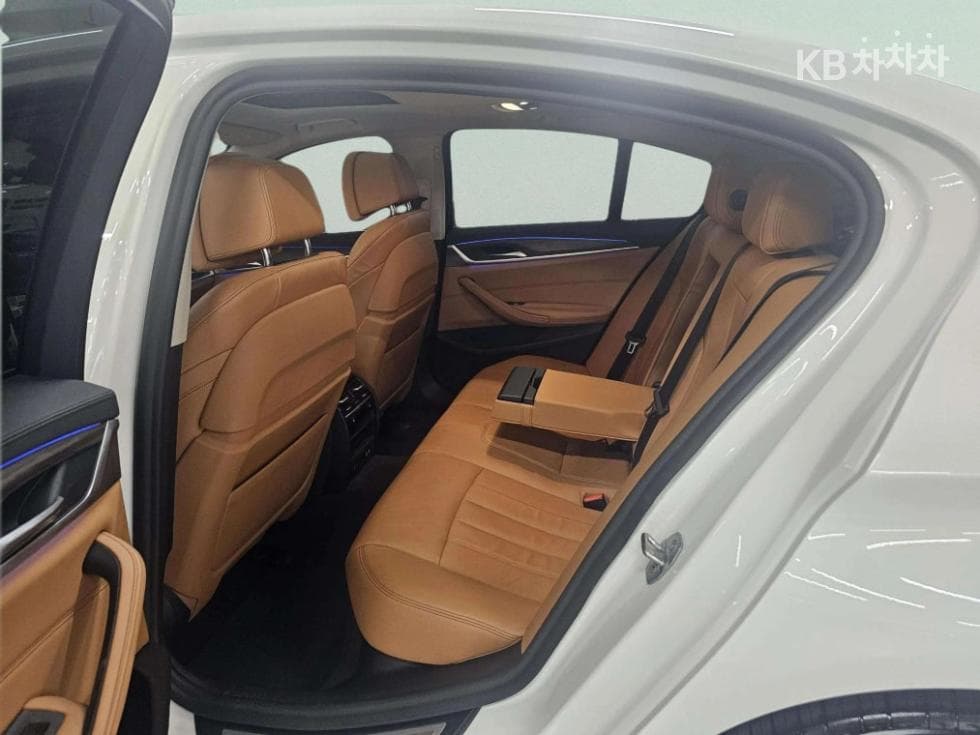 BMW - 5-Series | All New 530 Luxury Line 19