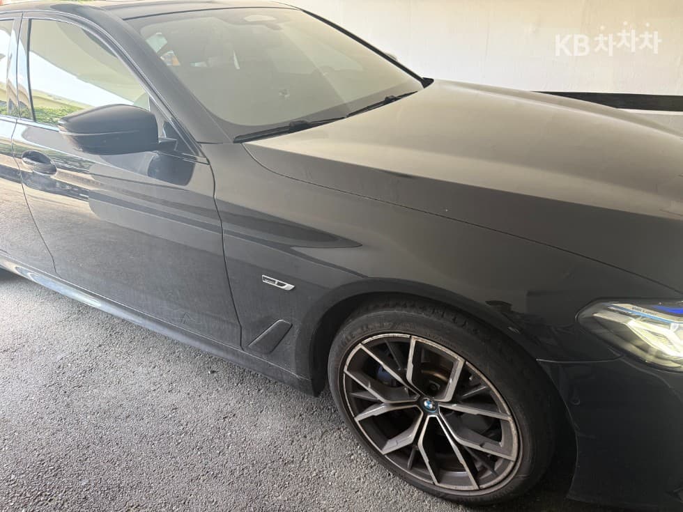 BMW - 5-Series | All New 530 Luxury Line 6