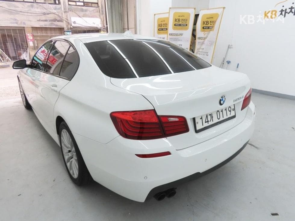 BMW - 5-Series | New 520 M Dynamic F10 4
