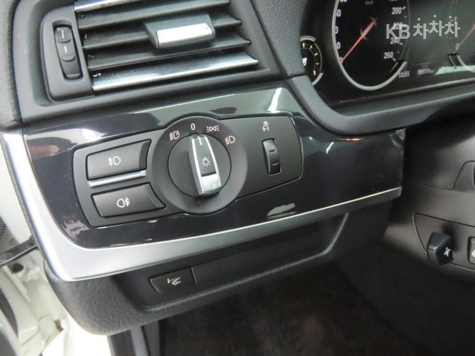 BMW - 5-Series | New 520 M Dynamic F10 10