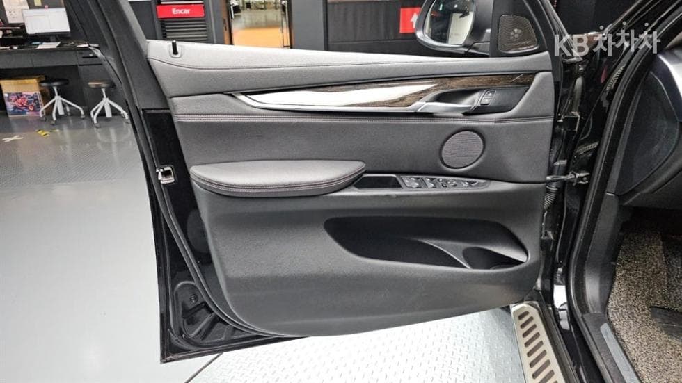 BMW - X6 | xDrive 30 Base 6