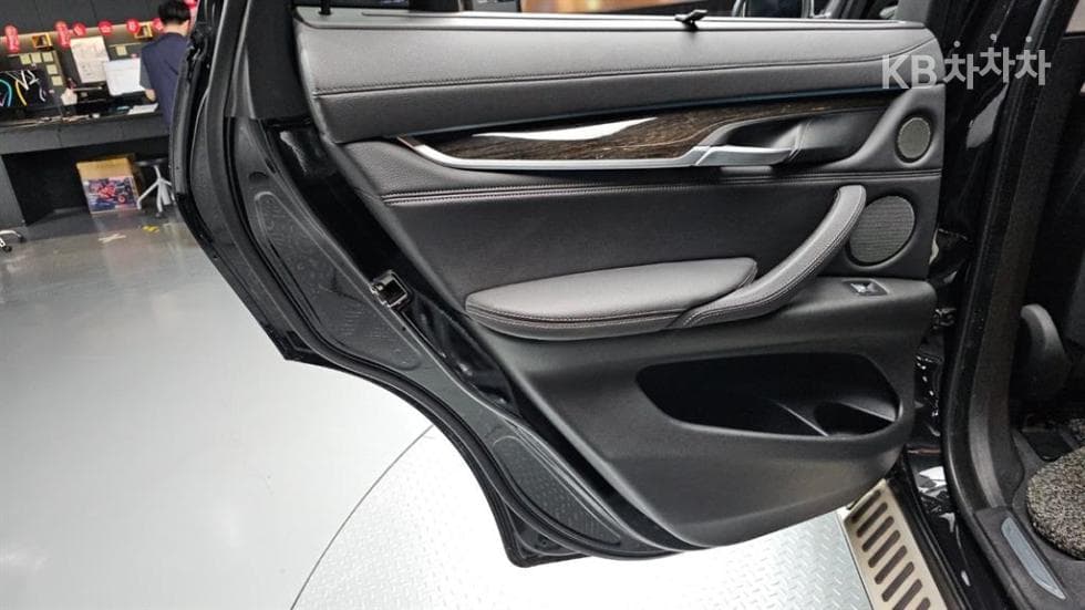 BMW - X6 | xDrive 30 Base 7