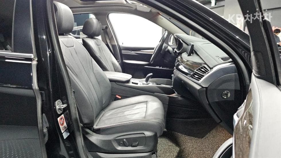 BMW - X6 | xDrive 30 Base 12