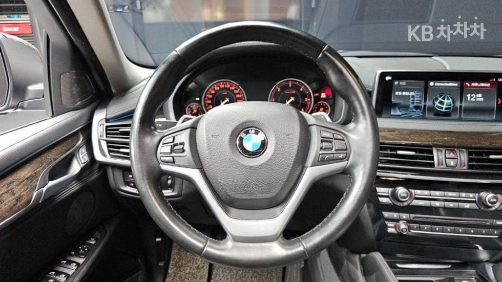 BMW - X6 | xDrive 30 Base 13