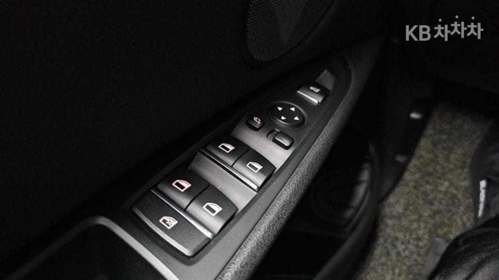 BMW - X6 | xDrive 30 Base 20