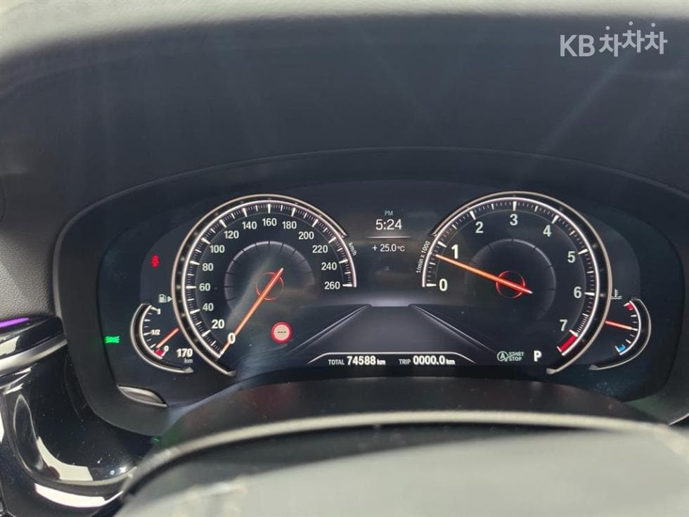 BMW - 5-Series | All New 520 Luxury 11