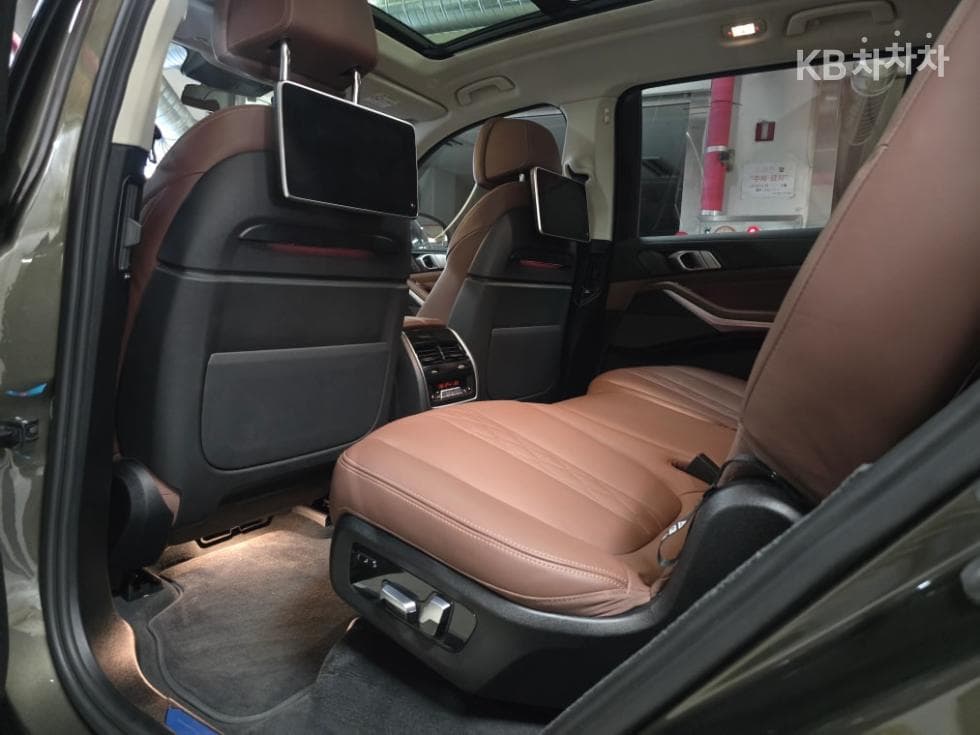 بي إم دبليو - X7 | xDrive 40 ThePure 7Seater 10