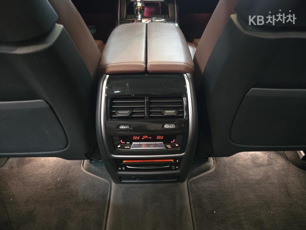 بي إم دبليو - X7 | xDrive 40 ThePure 7Seater 18