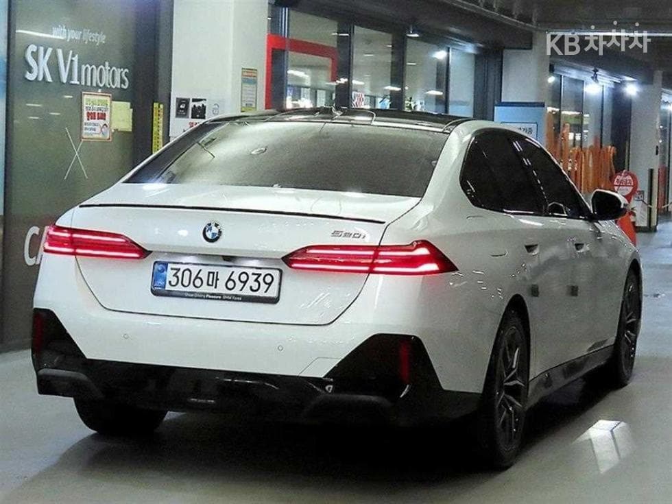 BMW - 5-Series | New 520 SE 4