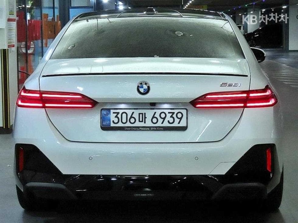BMW - 5-Series | New 520 SE 5