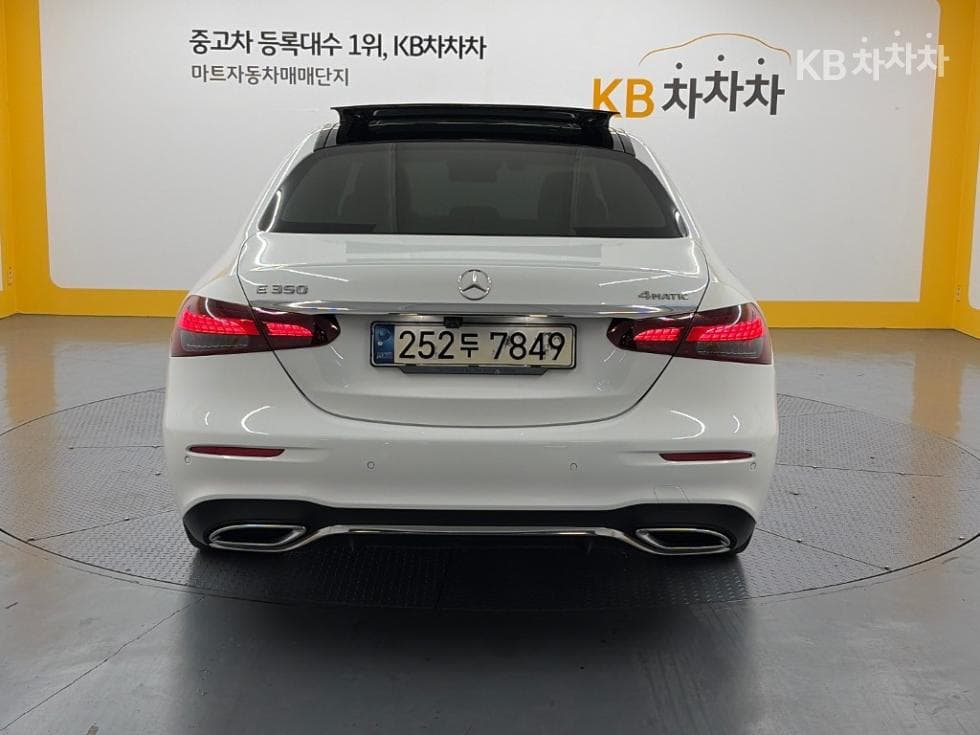 Mercedes-Benz - E-Class | E350 4MATIC AMG Line 3