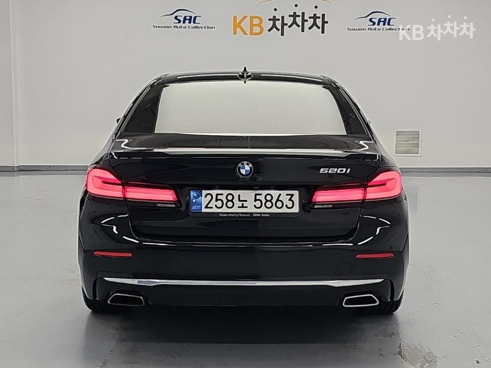 بي إم دبليو - 5-Series | All New 520 Luxury 3