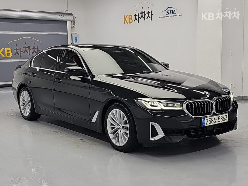 بي إم دبليو - 5-Series | All New 520 Luxury 4