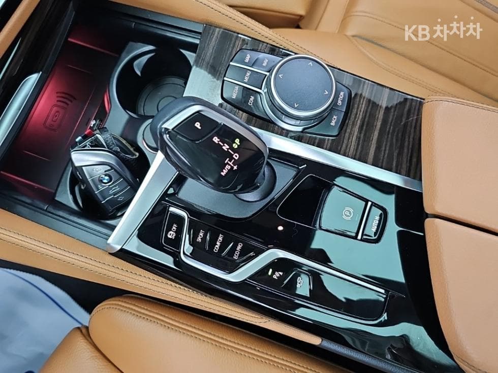بي إم دبليو - 5-Series | All New 520 Luxury 8
