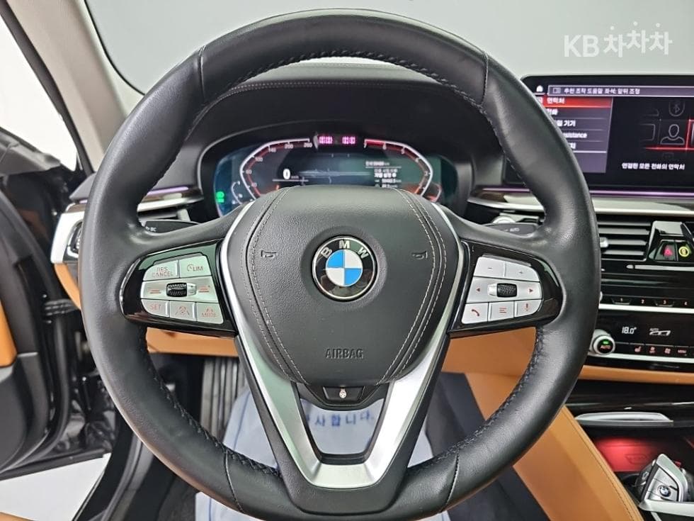 بي إم دبليو - 5-Series | All New 520 Luxury 9