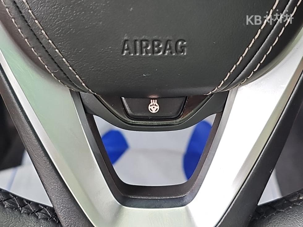 بي إم دبليو - 5-Series | All New 520 Luxury 18