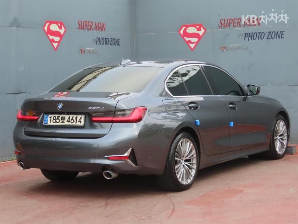 بي إم دبليو - 3-Series | 320 Luxury Line 3