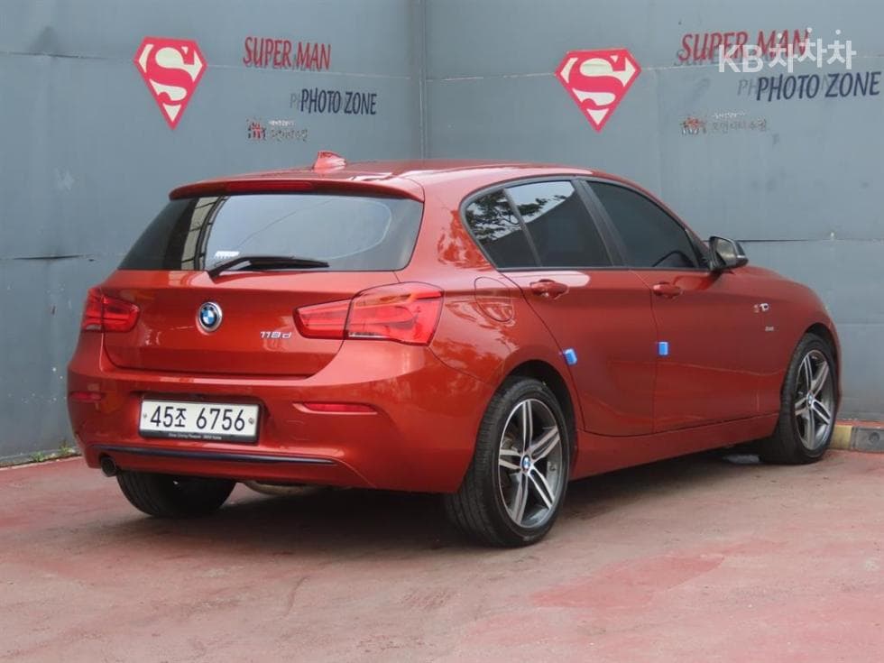 بي إم دبليو - 1-Series | New 118 Sport Base 3