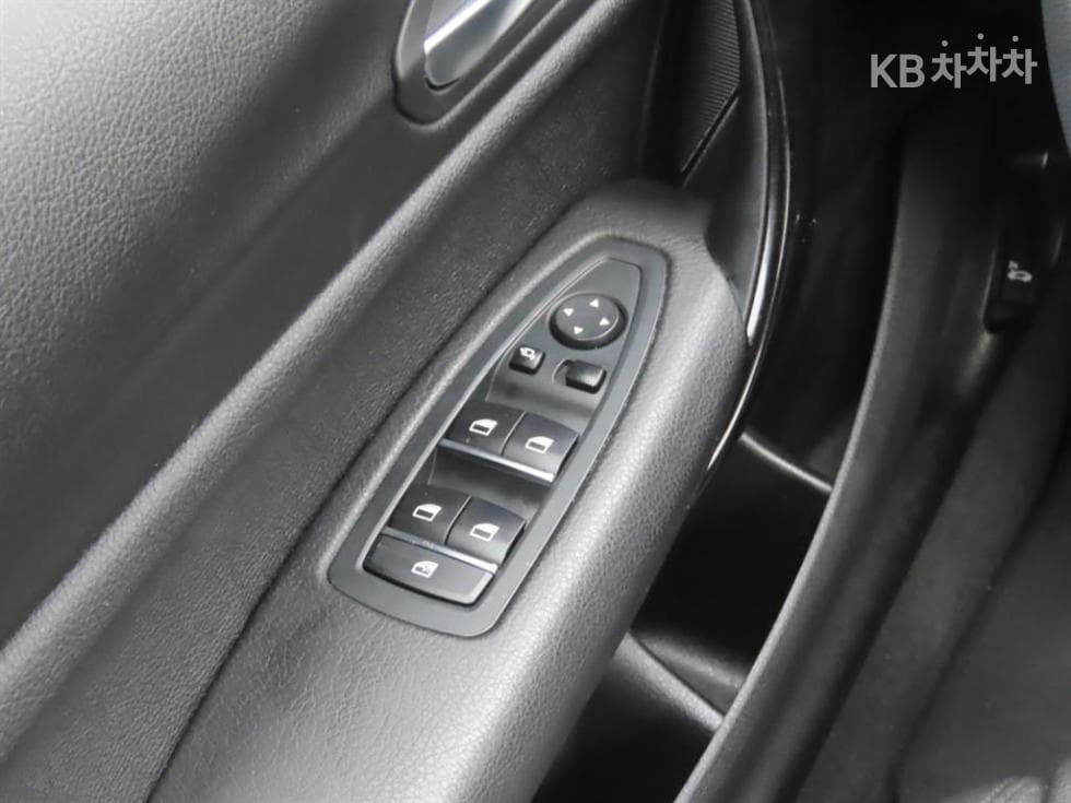 بي إم دبليو - 1-Series | New 118 Sport Base 12