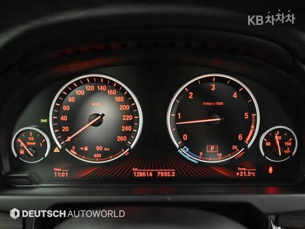 BMW - X5 | xDrive 30 Base 8