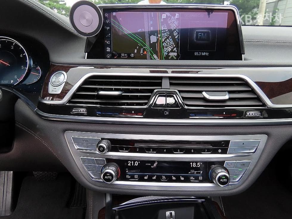 BMW - 7-Series | 730 xDrive Base 14