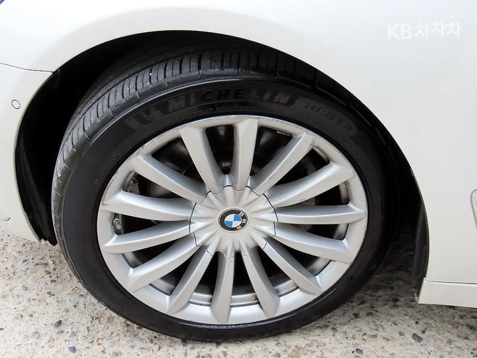 BMW - 7-Series | 730 xDrive Base 20