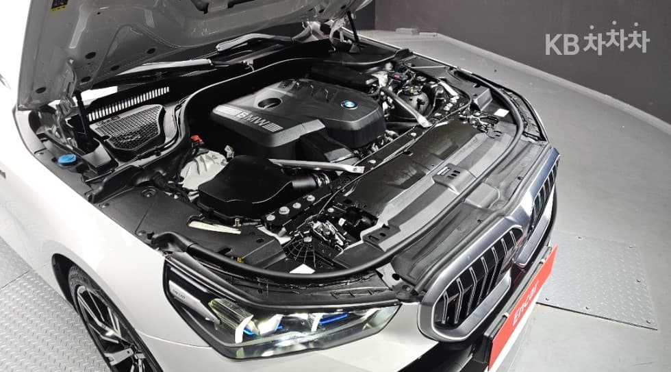 BMW - 5-Series | New 530 xDrive M Sport 6