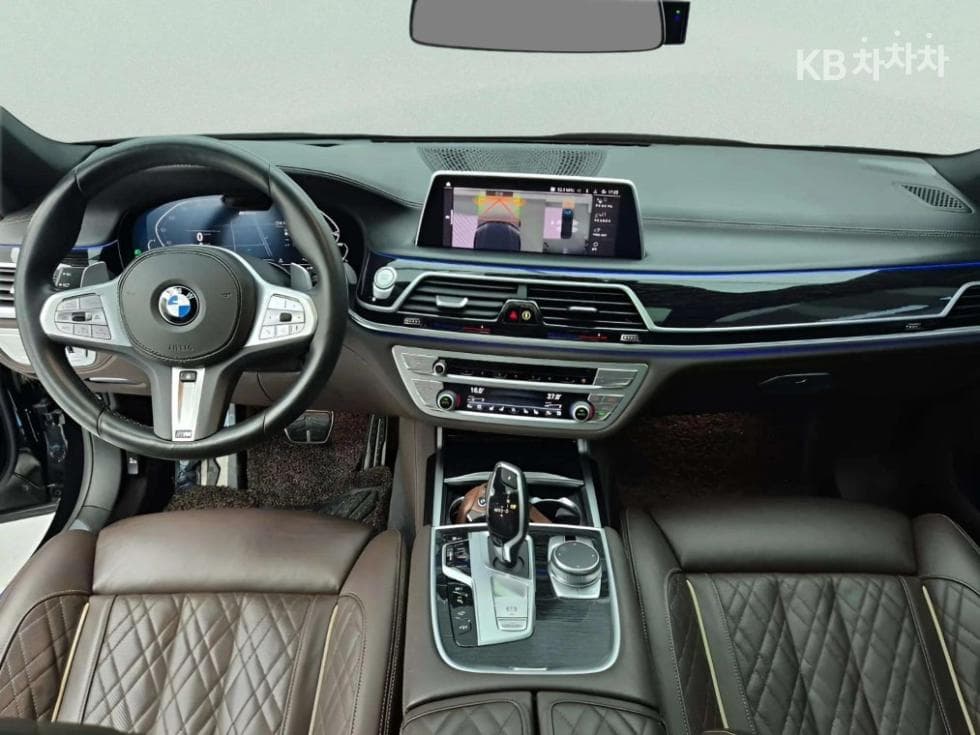 بي إم دبليو - 7-Series | 745 sDrive M Sport 13