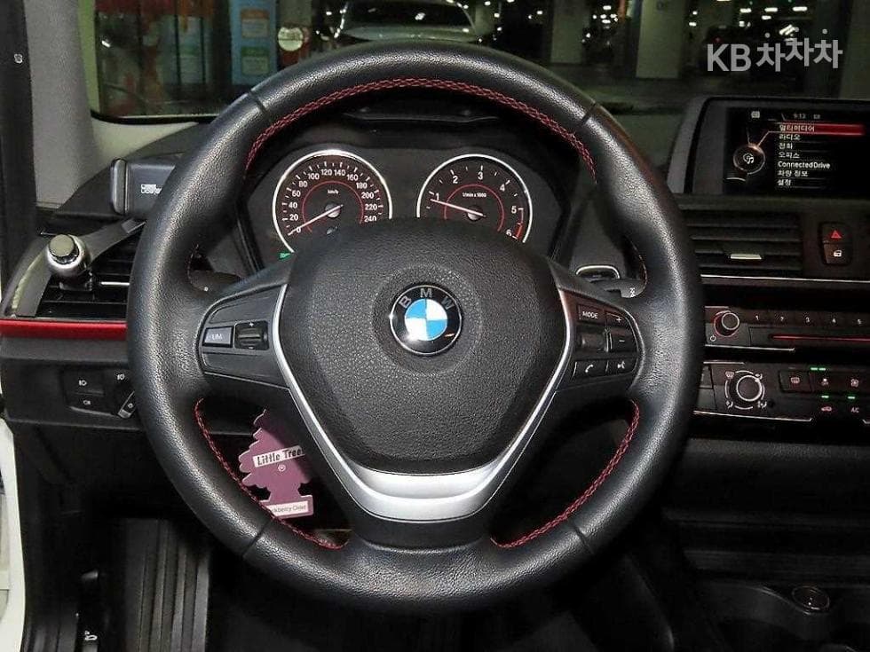 BMW - 1-Series | New 118 Sport Base 8