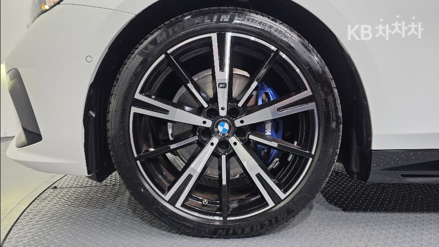 BMW - 5-Series | New 530 xDrive M Sport 5