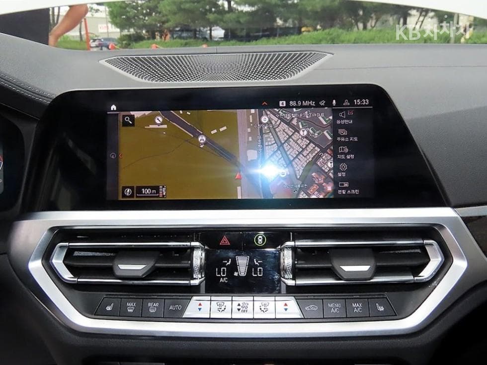 BMW - 3-Series | 320 xDrive Luxury Line 13