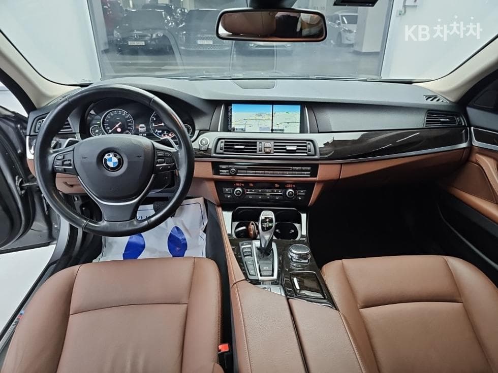BMW - 5-Series | New 528 xDrive M Dynamic F10 7