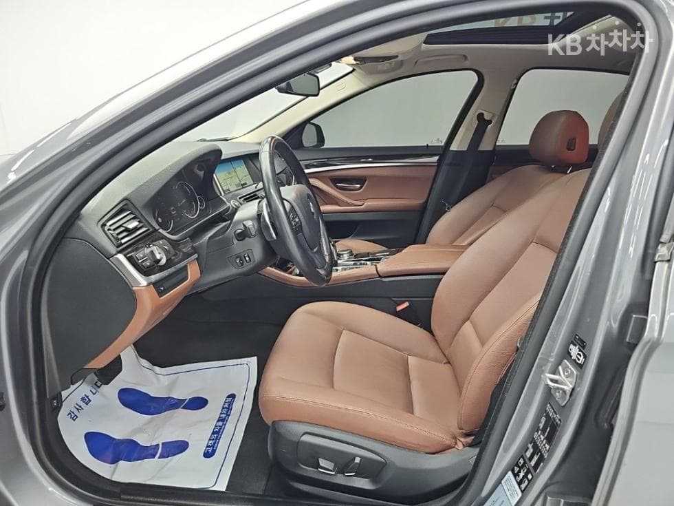 BMW - 5-Series | New 528 xDrive M Dynamic F10 11