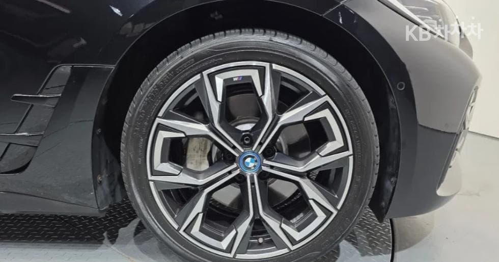 بي إم دبليو - i4 | eDrive40 M Sport 4