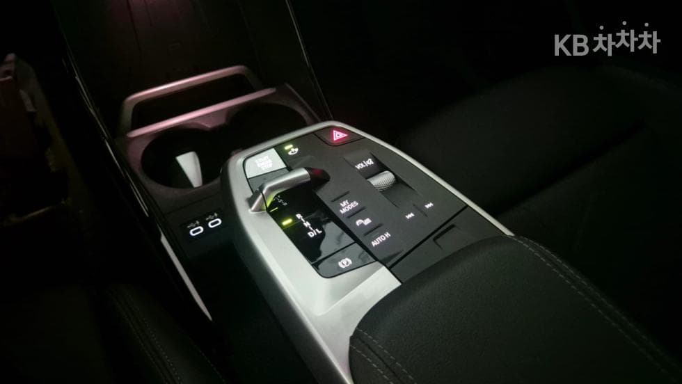 BMW - 2-Series | Active Tourer 220 Luxury 9