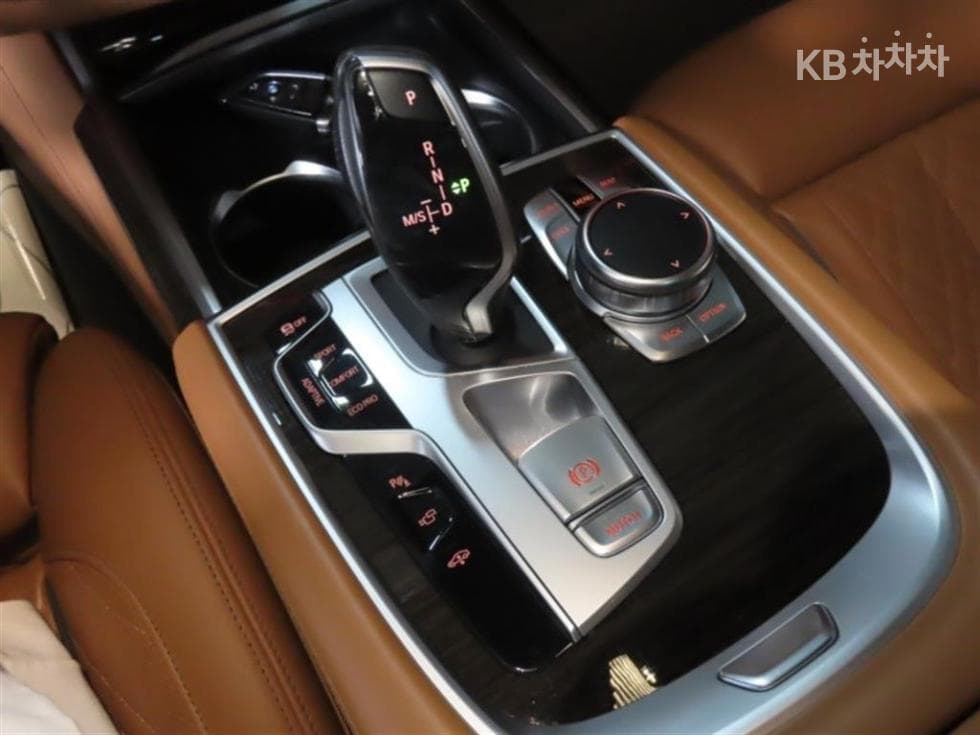 BMW - 7-Series | 740Li xDrive M Sport 6