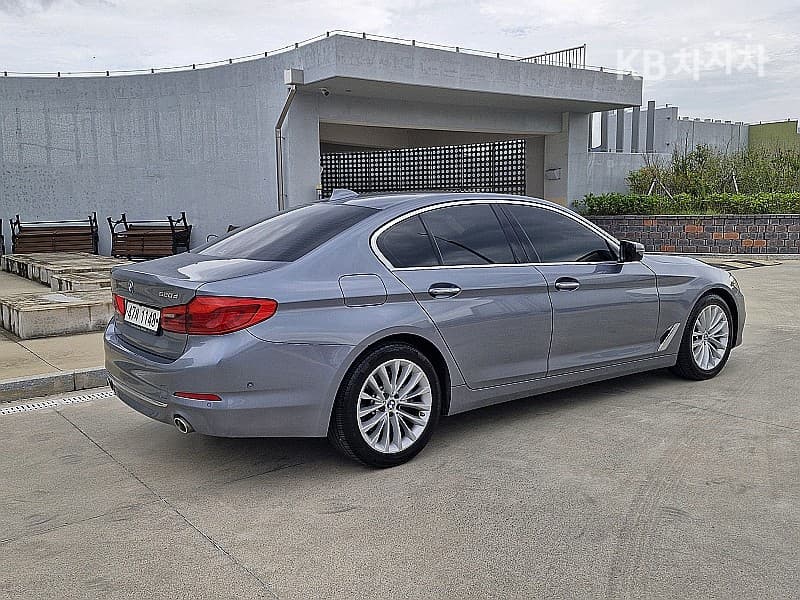 BMW - 5-Series | All New 520 M Sport Plus 6