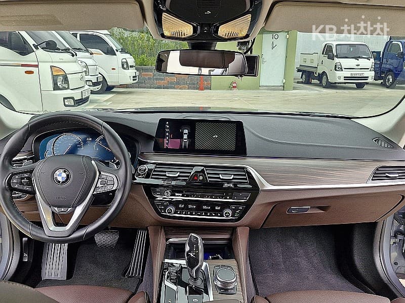 BMW - 5-Series | All New 520 M Sport Plus 7